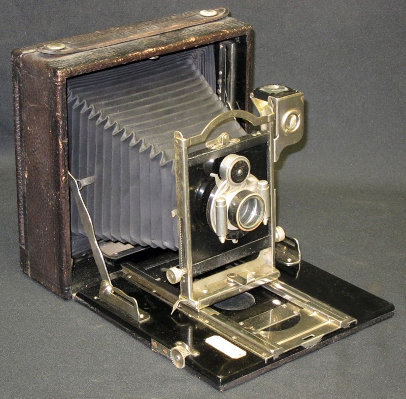 PREMO VIEW CAMERA: Bausch & Lomb Lens; black lacquer interior; H-8 1/2", G-VG