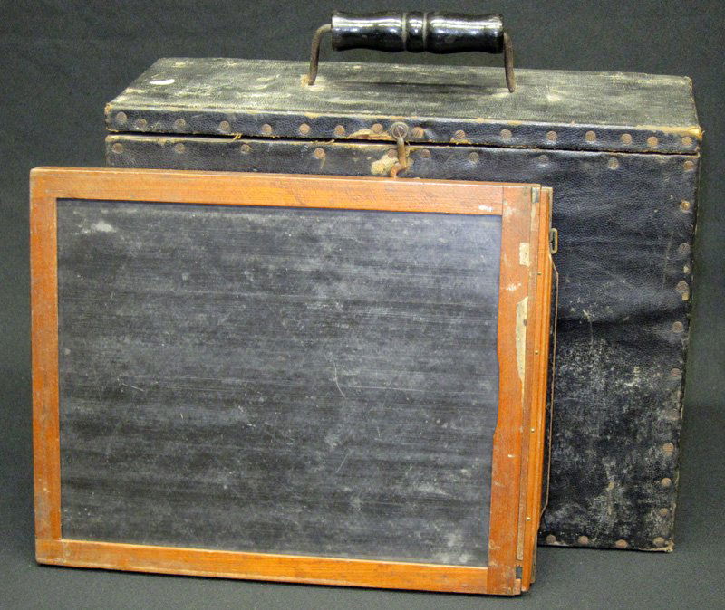 CAMERA PLATE CASE (1 of 1)