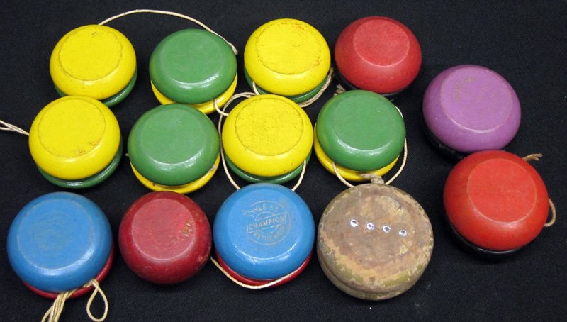 WOOD YO-YOS (14): Duncan, etc.; painted wood; wear; Dia.-1 1/4"-2", F-G