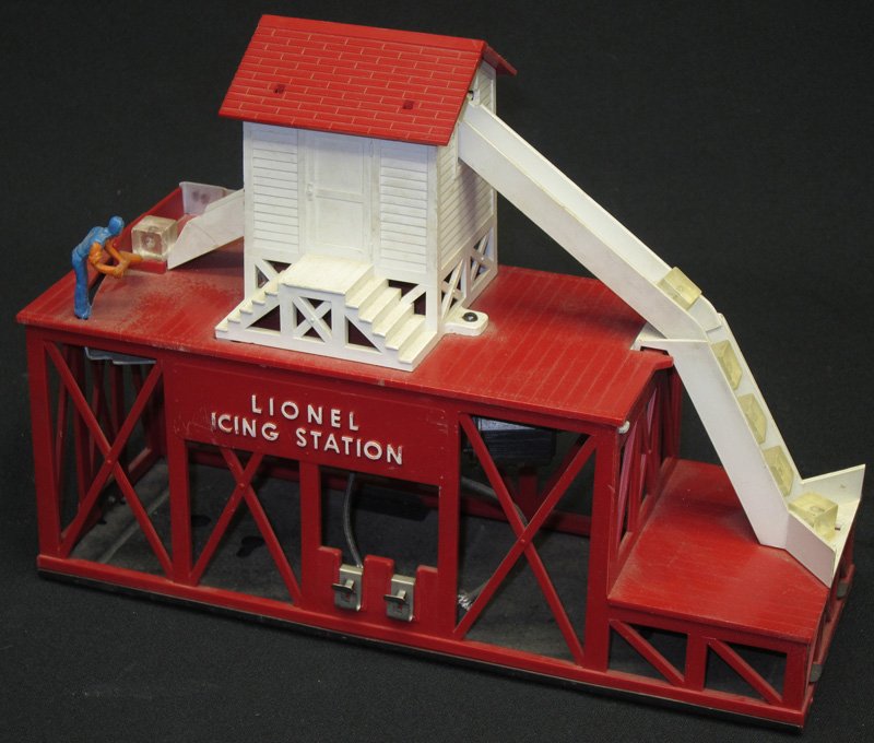 LIONEL ACCESSORIES (2) (1 of 2)