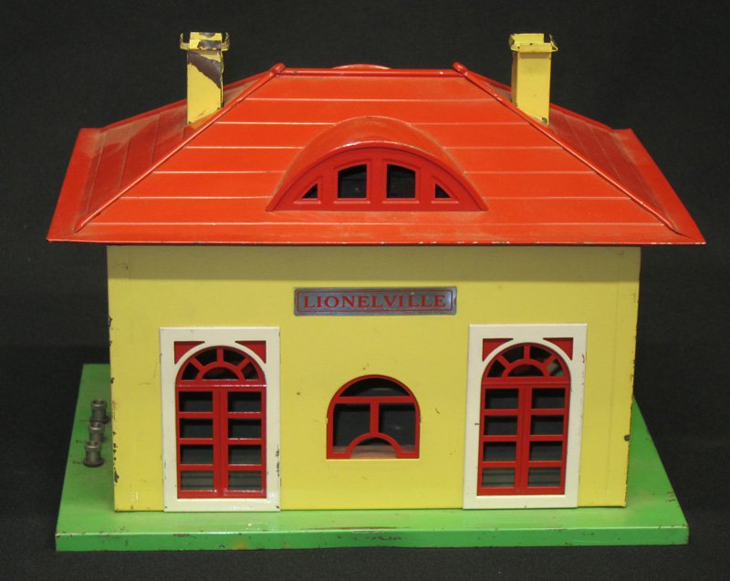 LIONELVILLE STATION #136 (1 of 1)