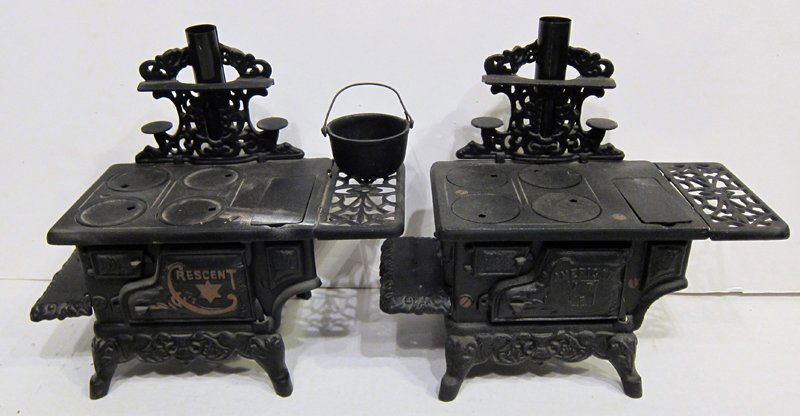 MINIATURE CAST IRON STOVES (2) (1 of 1)