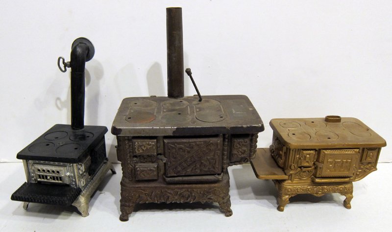 MINIATURE CAST IRON STOVES (3) (1 of 1)