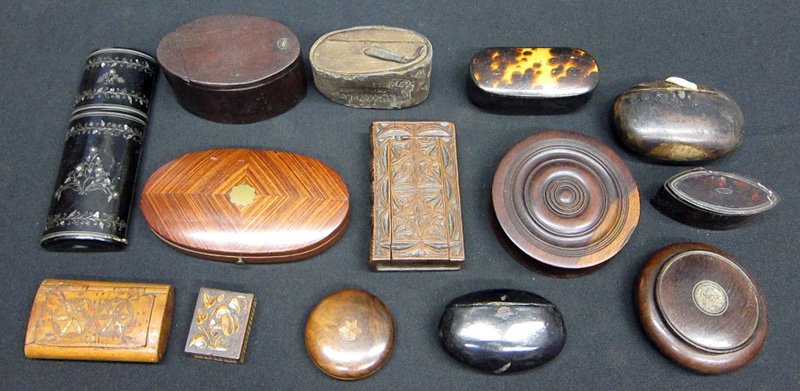MINIATURE BOXES, ANTIQUE (14): Wood and lacquerware; snuff, eyeglass, etc.; some minor wear; L-1 1/2" - 5", G-VG