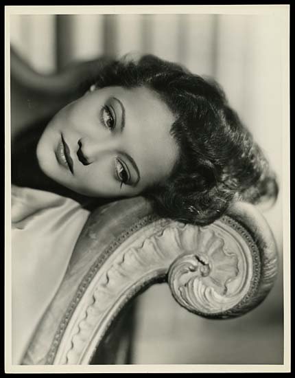 1934 10X13 PORTRAIT PHOTO OF SYLVIA SIDNEY BY RIC