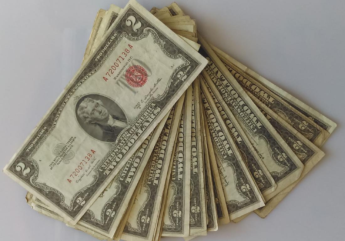 25 Pieces RED SEAL $2.00 NOTES-MIXED DATES- Average (1 of 1)
