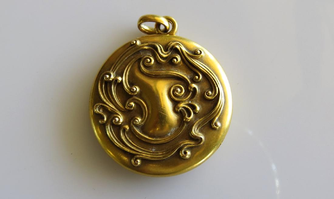 14 KT YELLOW GOLD ANTIQUE LOCKET (1 of 4)