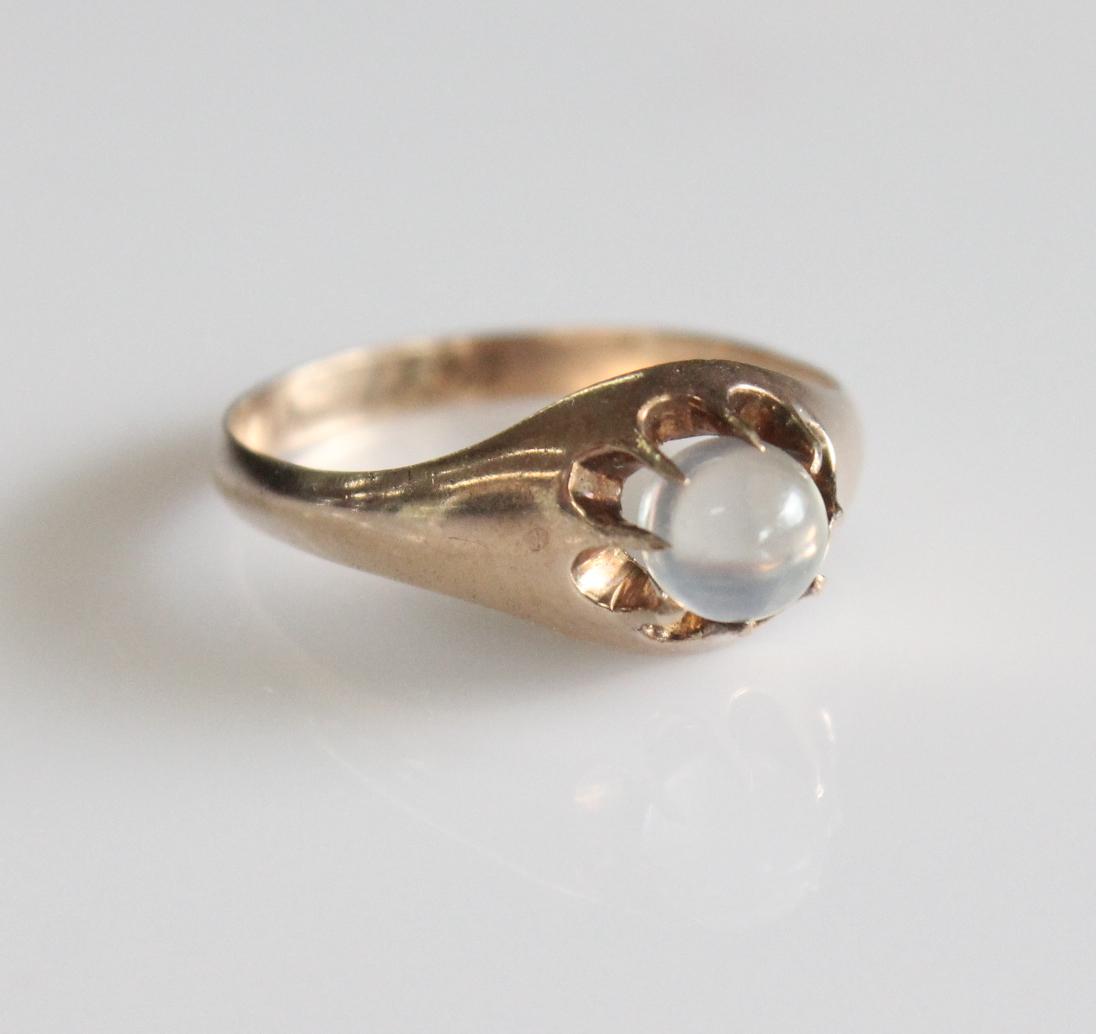 10K Yellow Gold Antique Moonstone Ring (1 of 3)