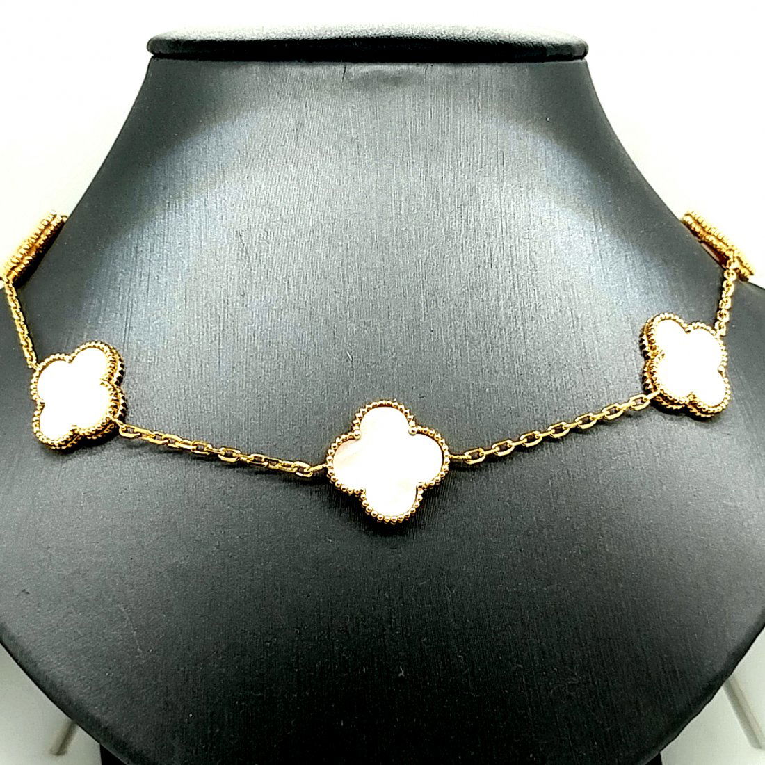 Van Cleef & Arpels 18 YG Necklace (1 of 5)