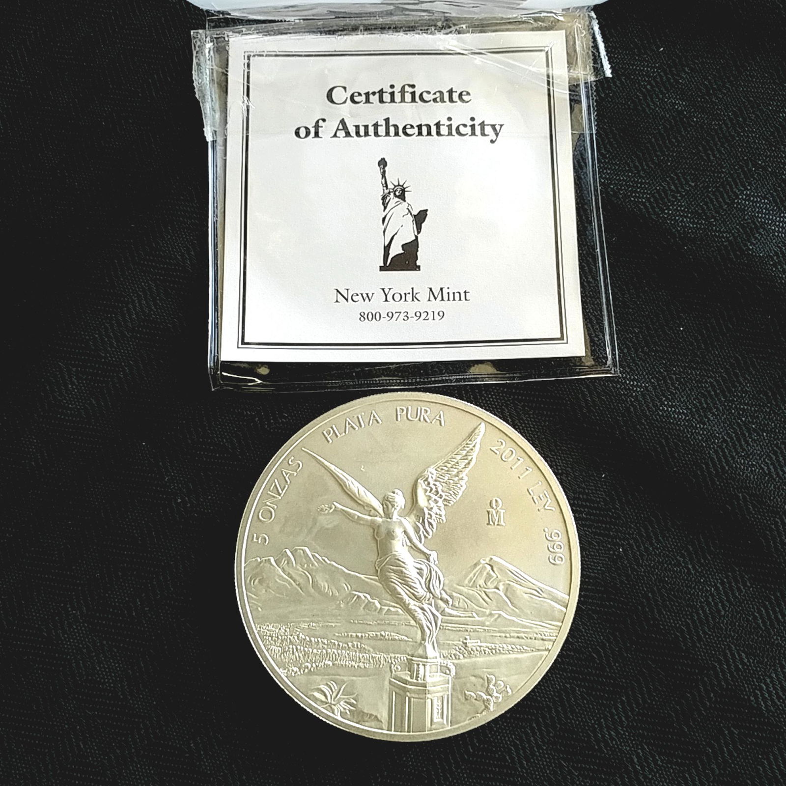 2011 5OZ .999 Silver Mexico Libertad (1 of 3)