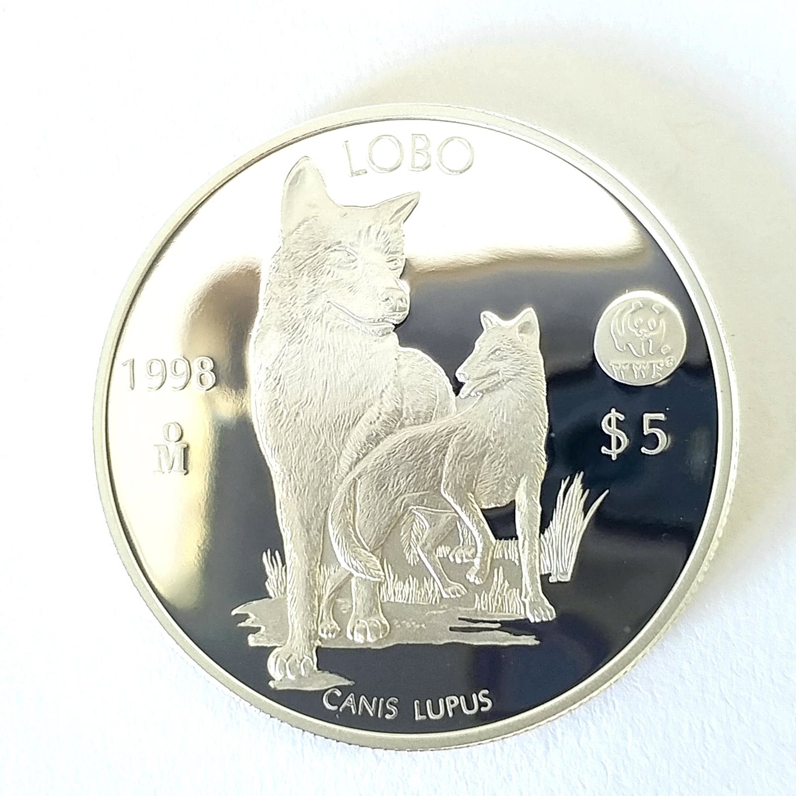 1998 MEXICO SILVER PROOF 5 PESOS COIN LOBO WOLF: 1998 MEXICO SILVER PROOF1OZ .999 5 PESOS COIN KM#627 LOBO WOLF. Low Mintage/Original Capsule. Awesome!