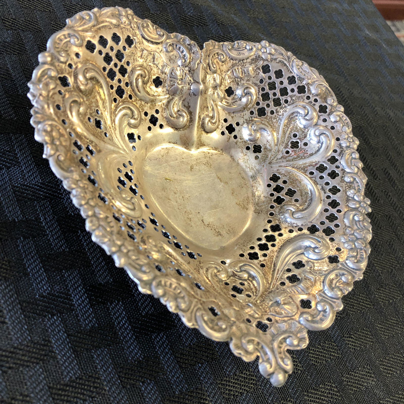 Gorham Sterling Silver Heart Nut/Candy Dish (1 of 5)