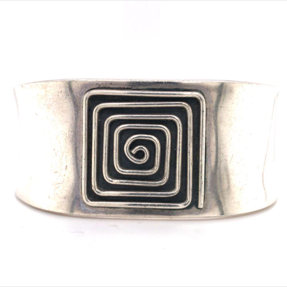 Vitage Mexico 925 Silver Maze Cuff: Vitage Mexico 925 Silver Maze design Cuff size 7 " W 1 1/4 " tapered to 7/8"
