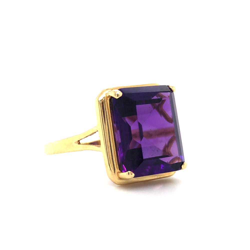 Amethyst and Gold Ladies' Ring (1 of 5)