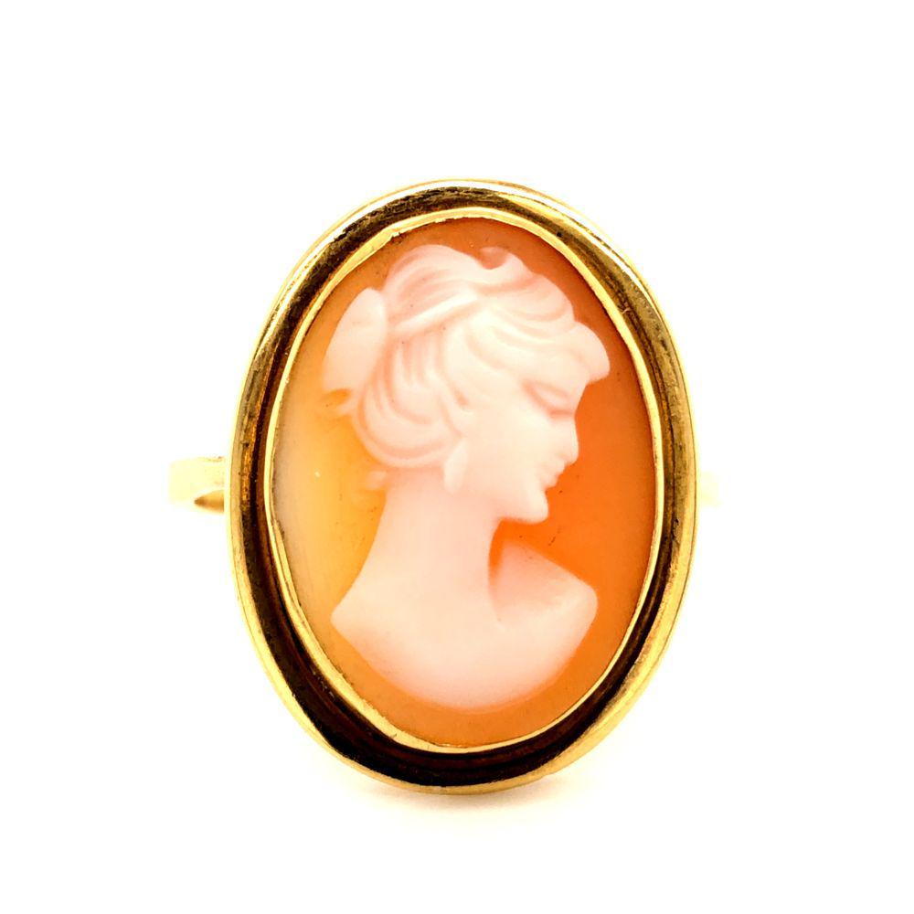 Carved Shell Cameo Ring 18K (1 of 4)
