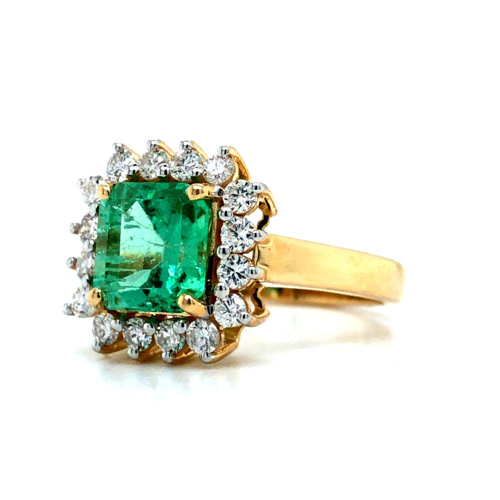 Colombian Emerald and Heavenly Diamond Halo Ring (1 of 12)