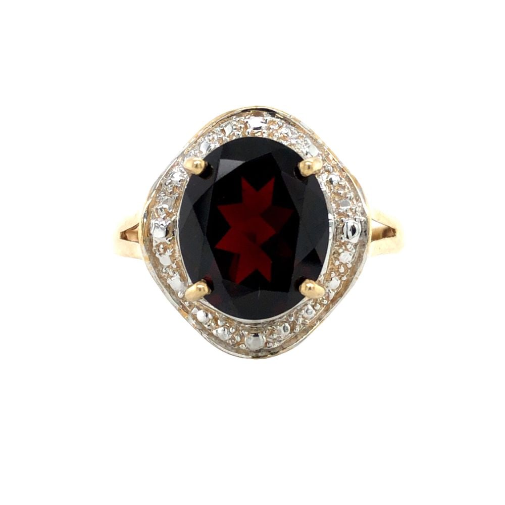 10k Yellow Gold & Garnet Ring: 10k Yellow Gold & Garnet Ring, size 8 and weights 1.9 dwts