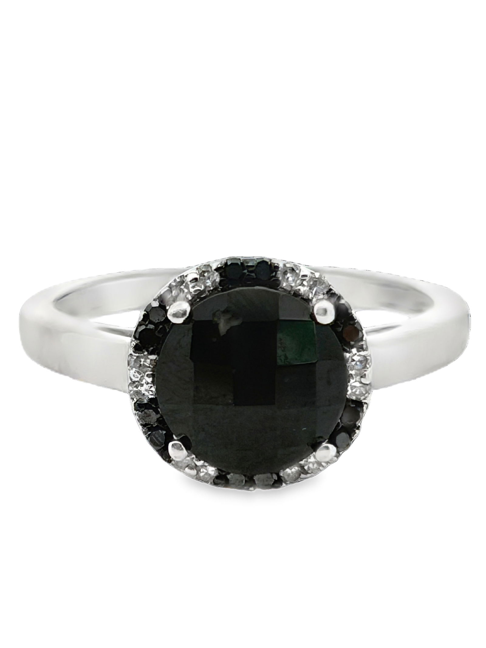 18K Black & White Diamond Ring: ISL2293/23-NMS This is a modern and striking 18K white gold ring featuring a round central gemstone surrounded by a mixed diamond halo. The ring is set with a large, faceted, round synthetic black dia