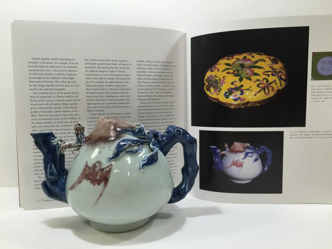 Chinese White & Blue Glaze Red Porcelain Water Dropper (1 of 10)