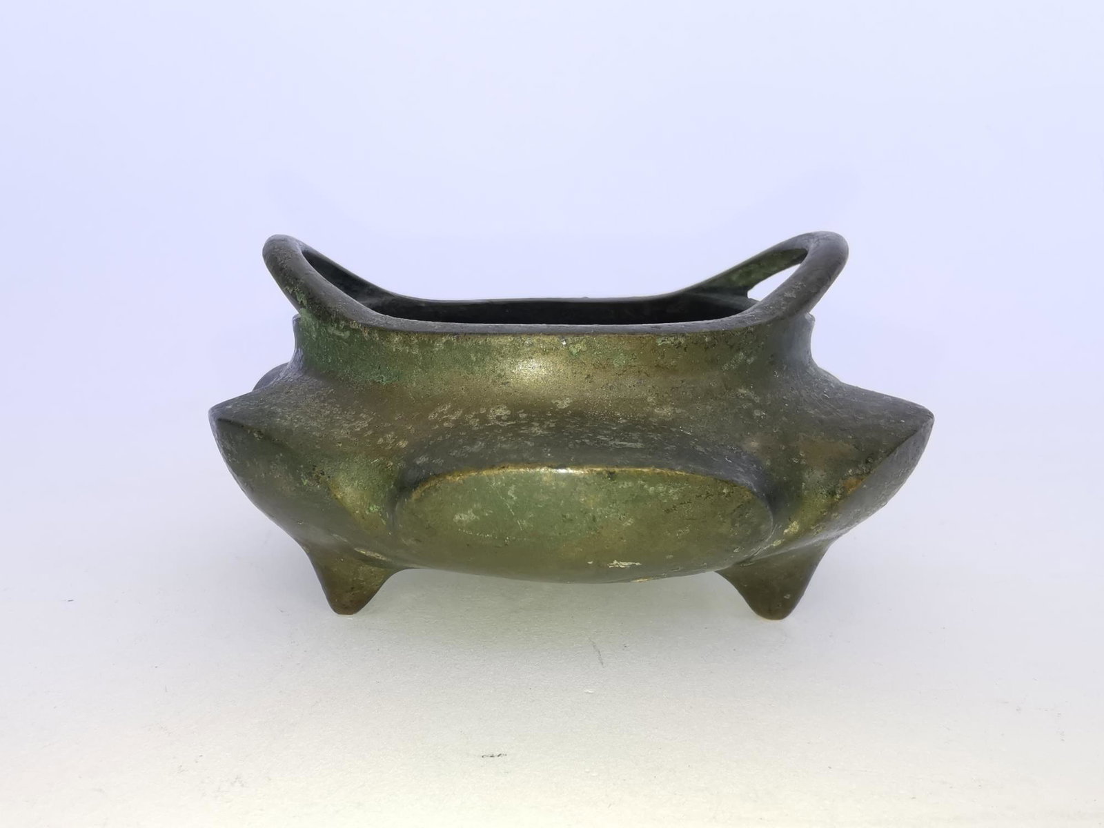 MING/QING DYNASTY BRONZE INCENSE BURNER: MING/QING DYNASTY BRONZE INCENSE BURNER. D 3 1/2 inches.