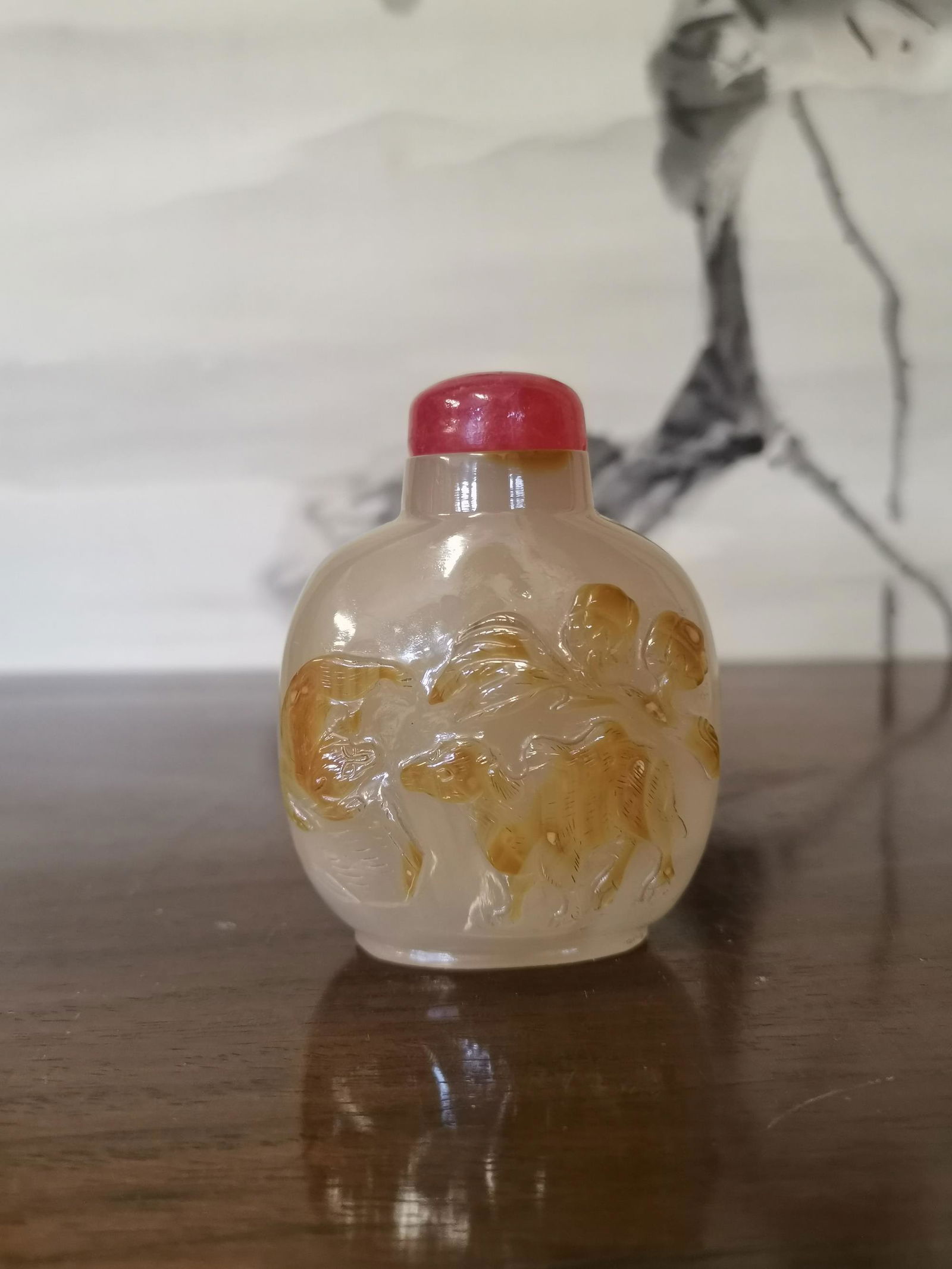 QING DYNASTY AGATE CARVING SNUFF BOTTLE (1 of 6)