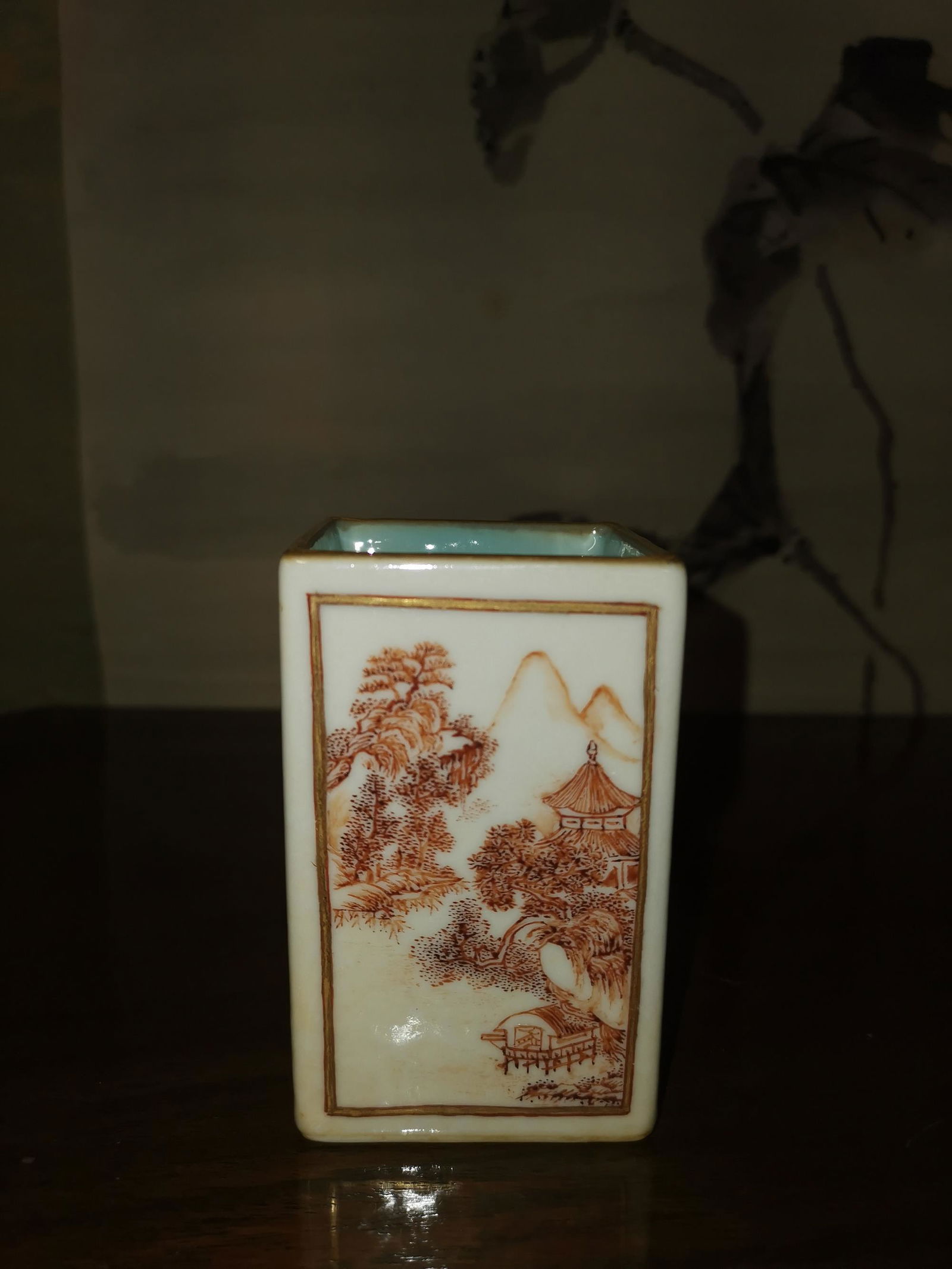 SQUARE PORCELAIN BRUSH POT QUANLONG NIAN ZHI KUAN (1 of 9)