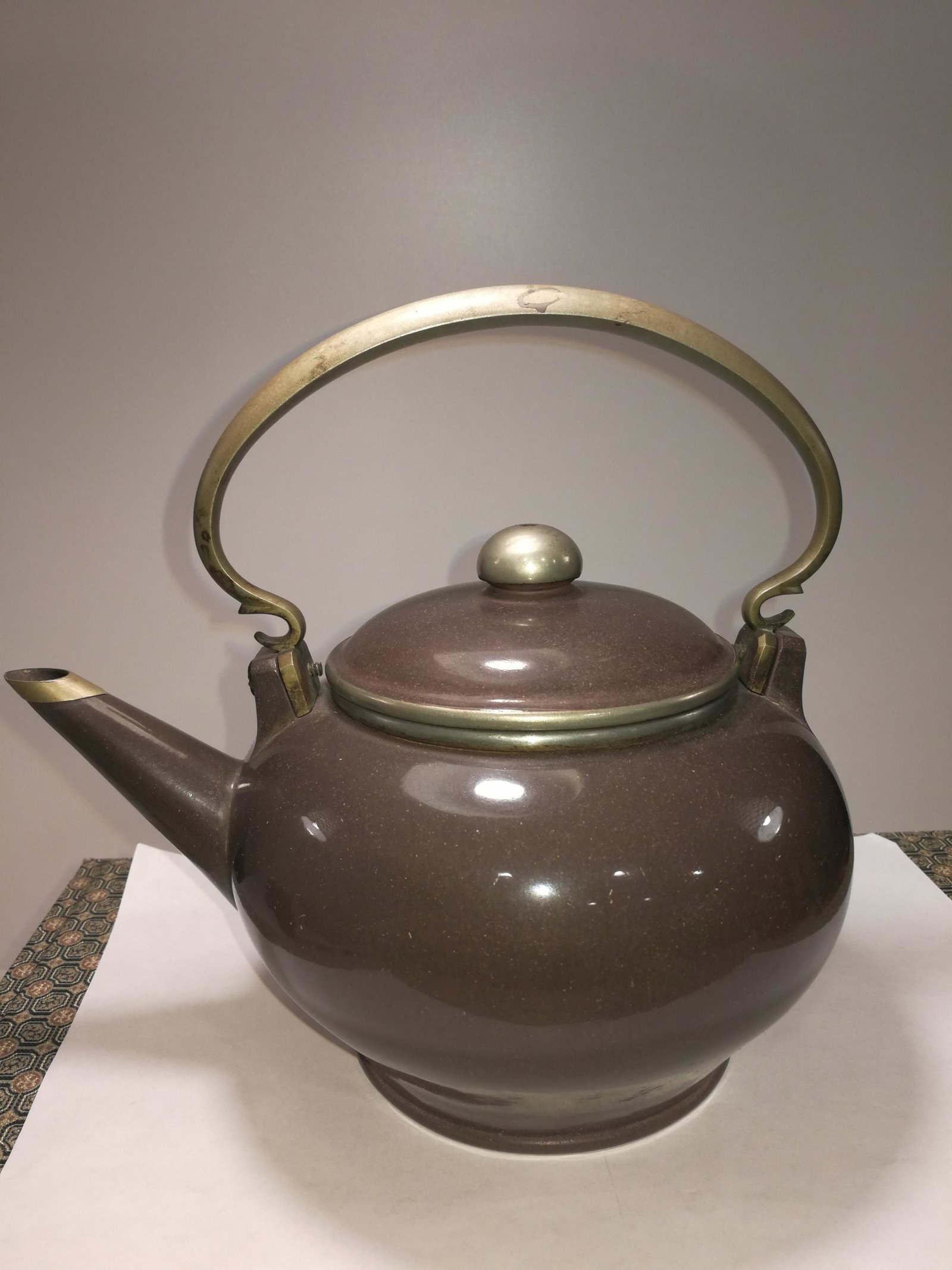 19TH C. CHINESE EXPORT YIXING ZISHA POLISHED LIFTING TEAPOT (1 of 8)