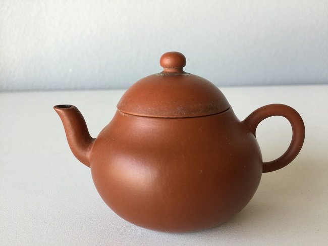 Chinese Yixing Zisha Teapot Signed (1 of 8)