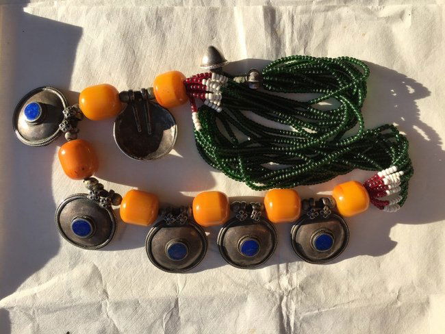 Western Style Amber Bracelets 7 Pieces (1 of 6)