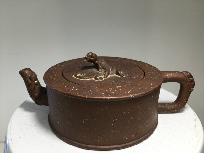 Chinese Yixing Zisha Teapot Cover with Dragon Handle (1 of 10)