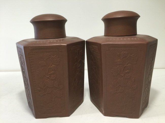 Pair of Chinese Yixing Zisha Tea Pots (1 of 8)