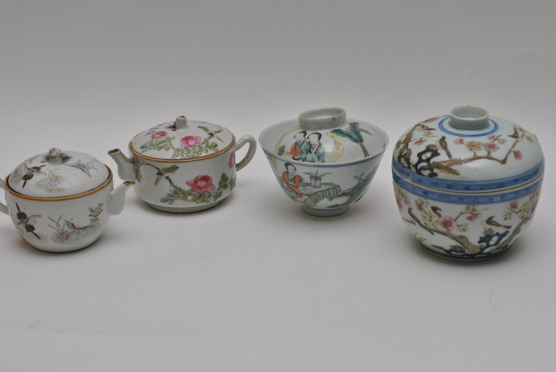 FOUR CHINESE PORCELAIN TEAPOT AND CUPS (1 of 6)