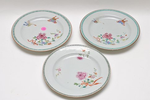 THREE CHINESE PORCELAIN PLATES (1 of 6)