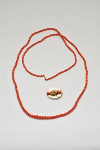 VINTAGE CORALS NECKLACE LOTS (1 of 5)