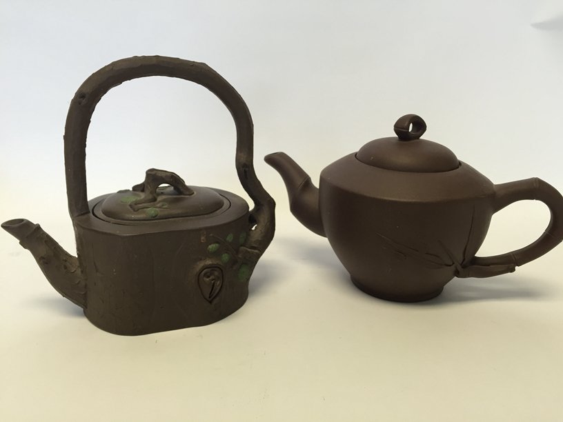 Vintage Two chinese yixing  zisha teapot (1 of 10)