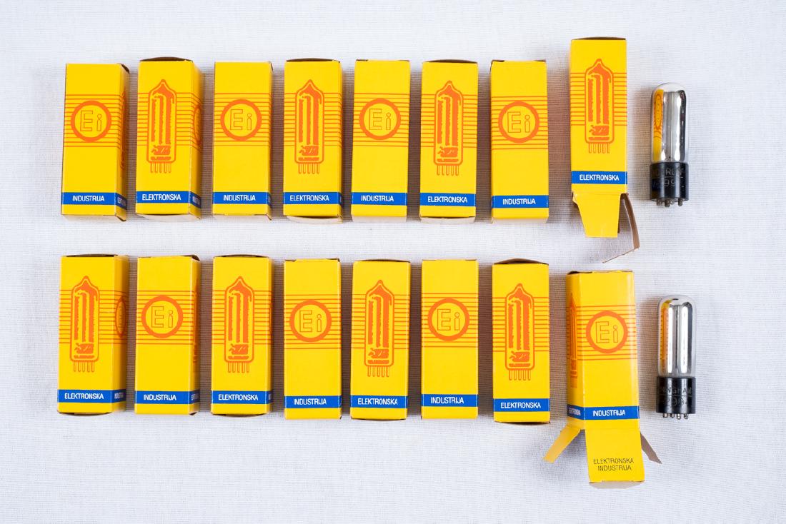 16 199 Tubes of Various Manufacturers (1 of 2)