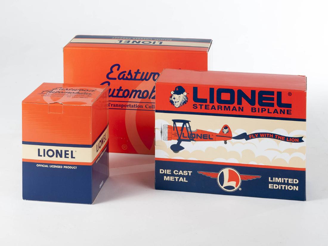 2 Lionel Airplanes & 1 Hot Air Balloon in OB (1 of 4)