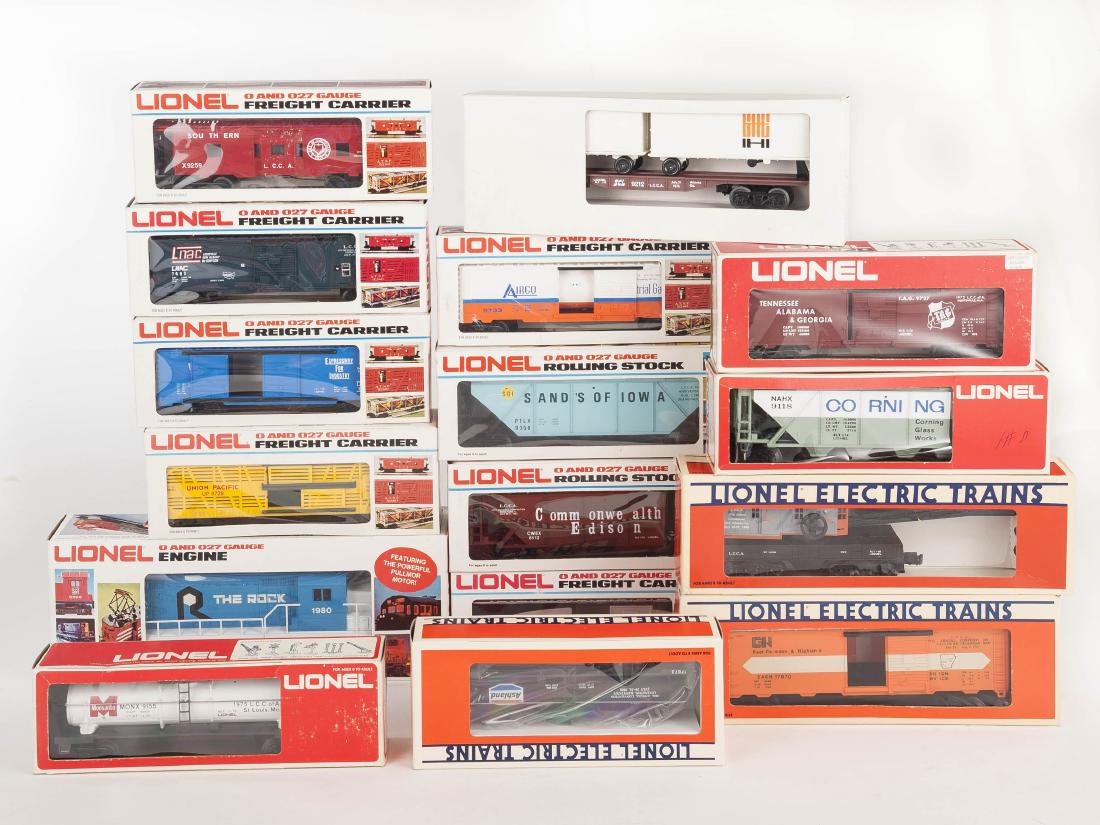 16 Lionel LCCA Cars (1 of 2)