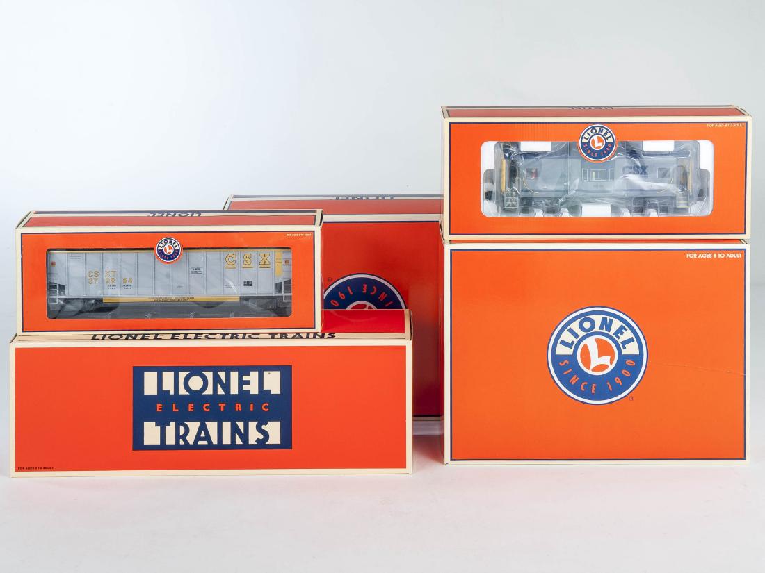 Lionel CSX Dash 8 40-C Diesel & 5 Cars in OBs (1 of 2)