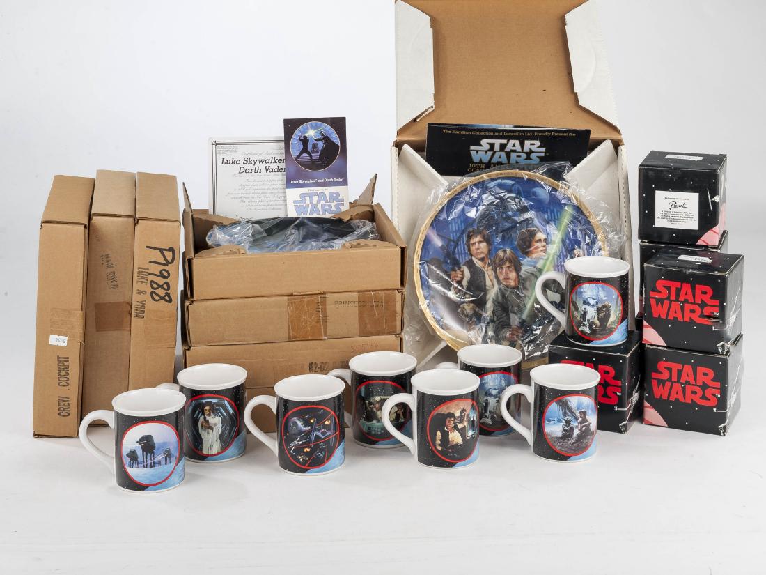 8 Star Wars Plates & 13 Mugs (1 of 1)