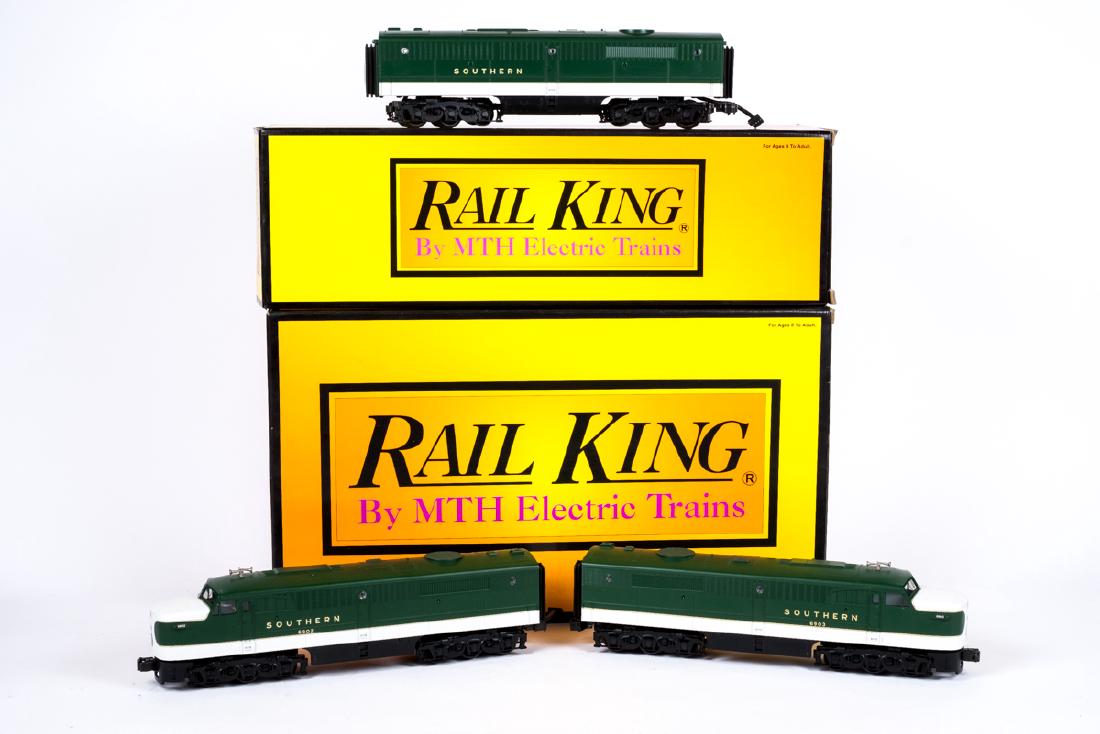 RailKing Alco Southern 3 Piece Diesel Set (1 of 4)