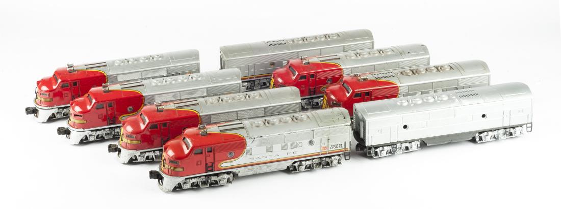 8 Lionel Santa Fe Engines & Cars incl 2343 (1 of 3)