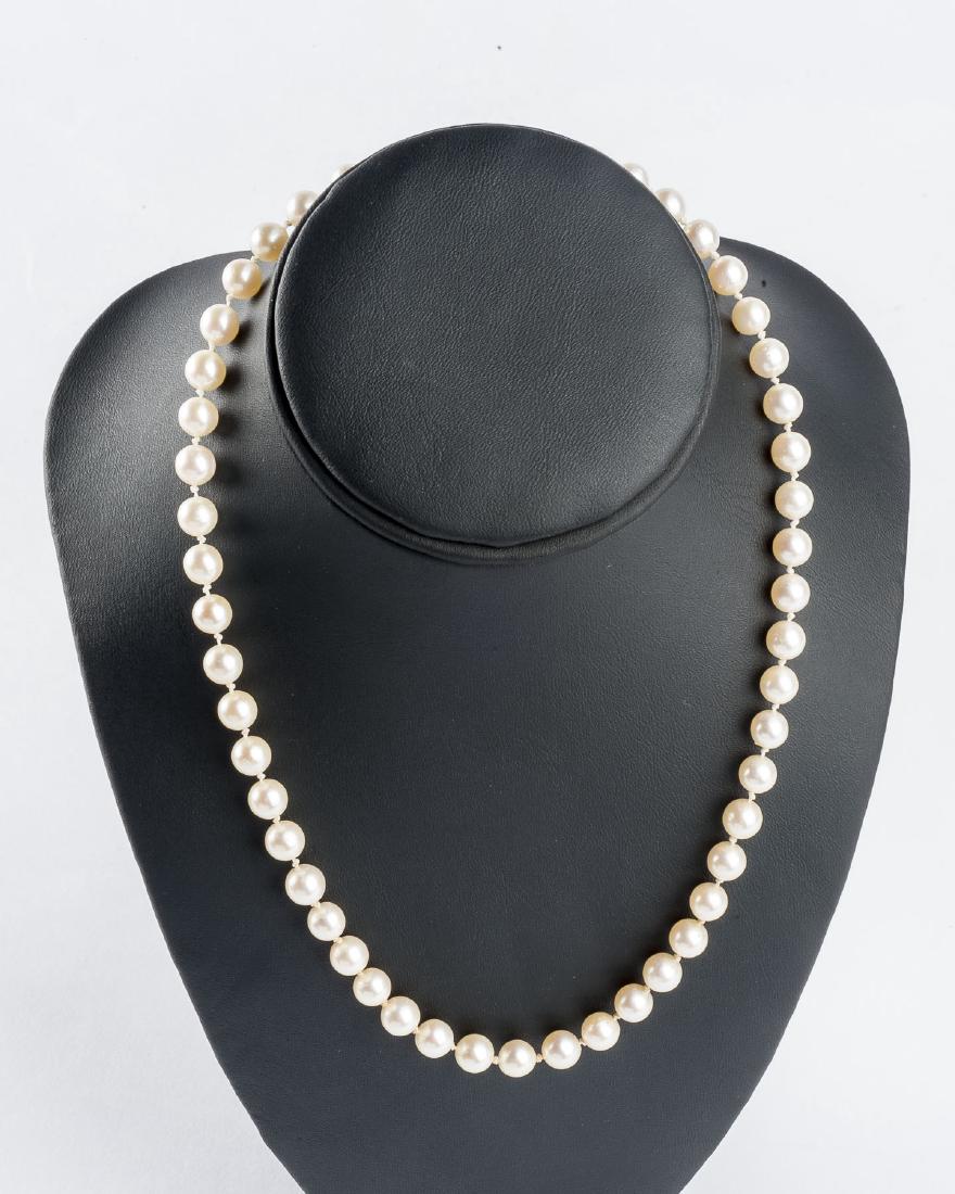 Cultured Pearl Necklace (1 of 3)