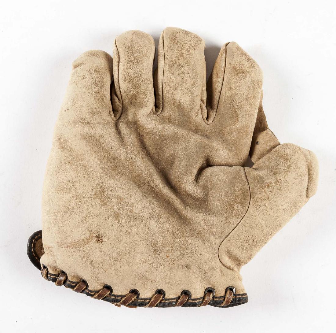 Reach 1" Web Baseball Glove in White (1 of 4)