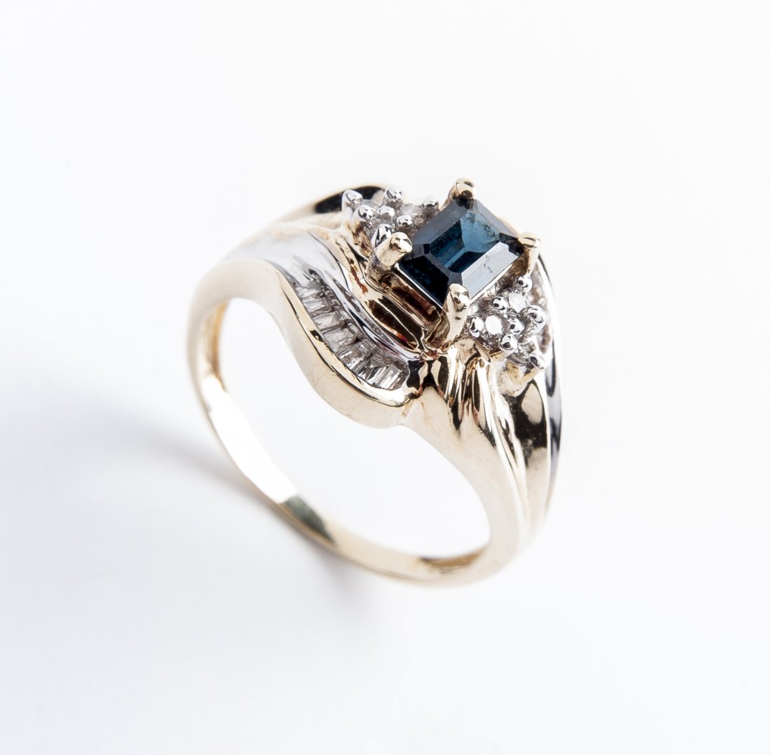 10K Sapphire & Diamond Ring (1 of 4)