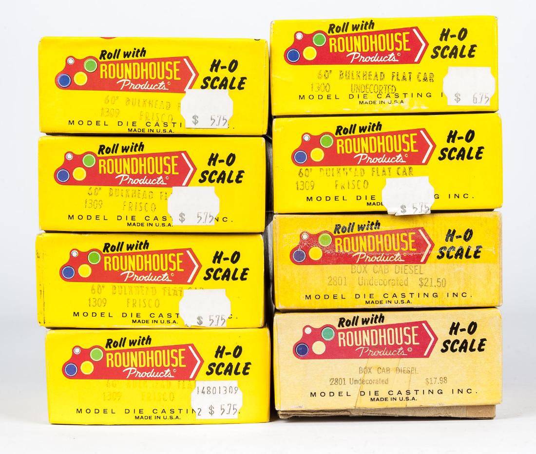 8 Roundhouse HO Scale Rolling Stock in OBs (1 of 2)