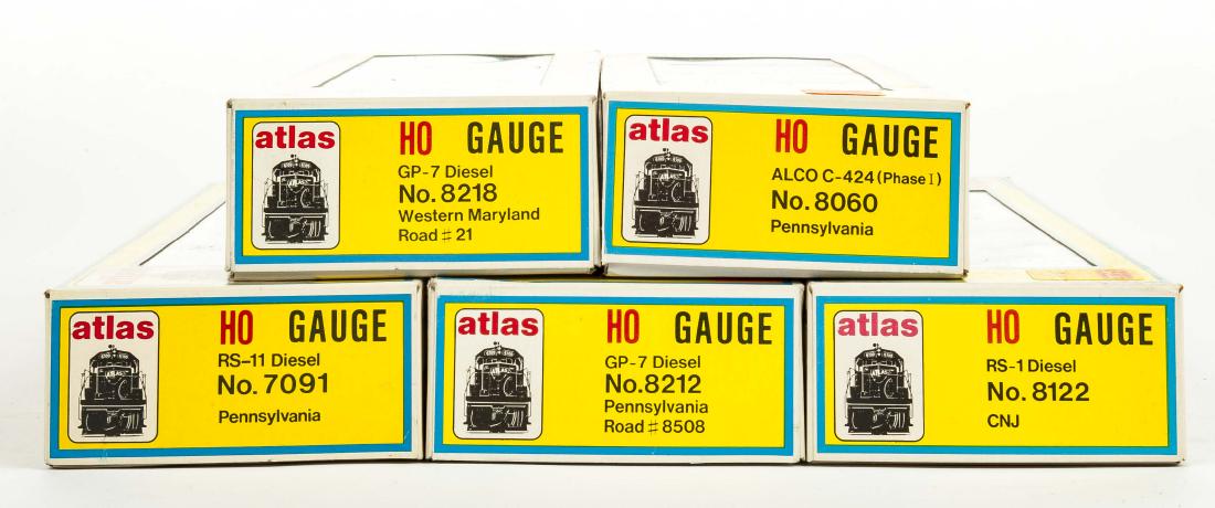 5 Atlas HO Gauge Diesel Locos in OBs (1 of 2)