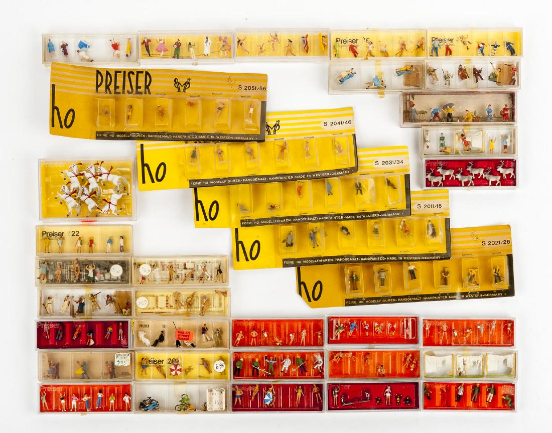 37 Preiser HO Figure Sets in OBS (1 of 5)