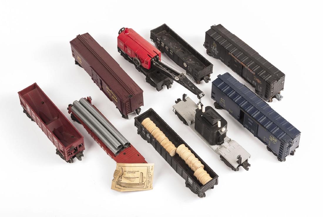 9 Prewar Lionel Freight Cars in OBs (1 of 3)