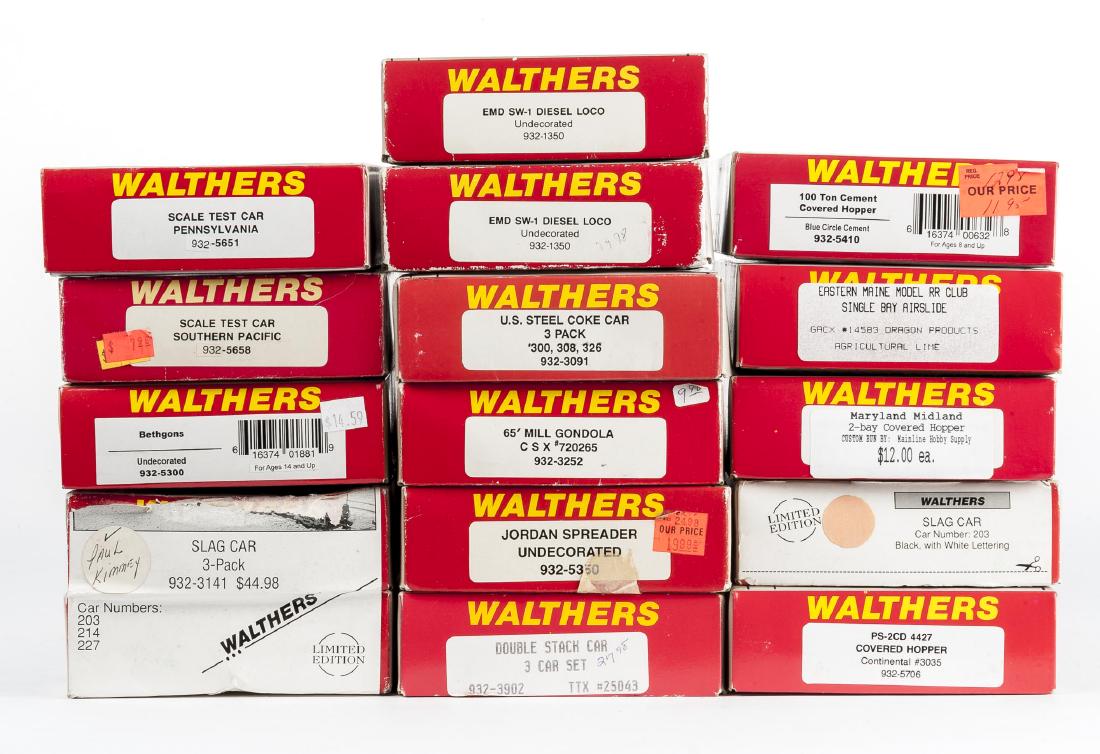 16 Walthers Rolling Stock Incl Locos & Kits in OBs (1 of 2)